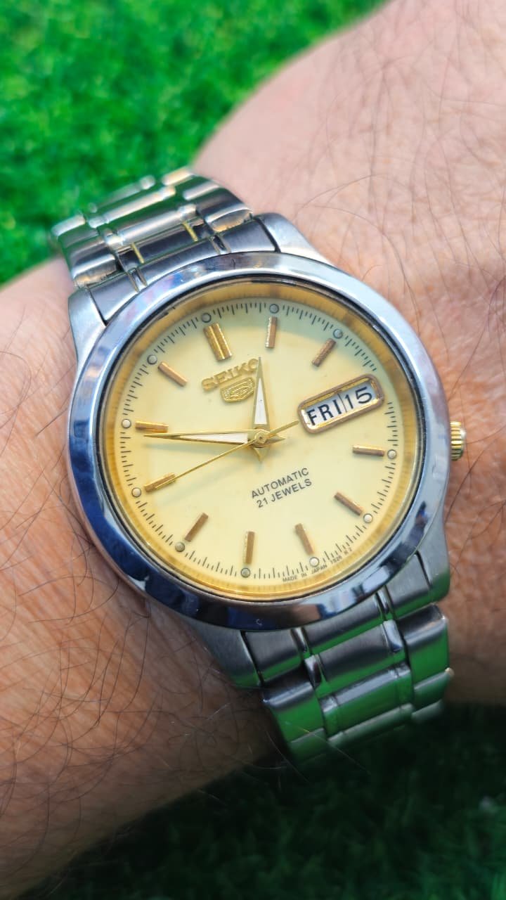 WhatsApp Image 2026-01-14 at 1.22.52 PM Seiko 5 Automatic 7s26 caliber 21-jewels japan made watch for Men's (Used) - Image 2