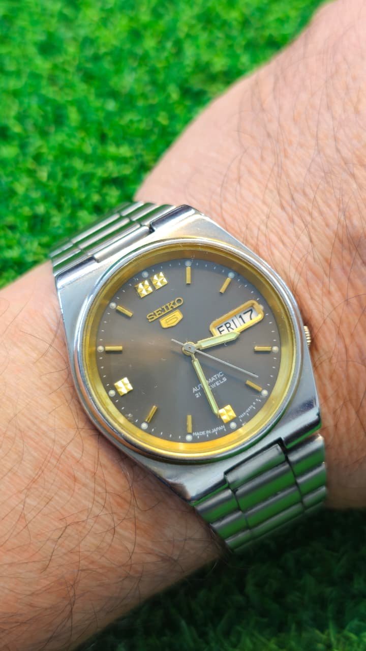 WhatsApp Image 2026-01-14 at 1.24.49 PM (2) Seiko 5 Automatic 7s26 caliber 21-jewels japan made watch for Men's (Used) - Image 2