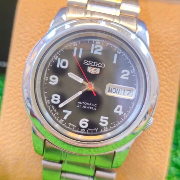 Seiko 5 Automatic 7s26 caliber 21-jewels japan made watch for Men's (Used)