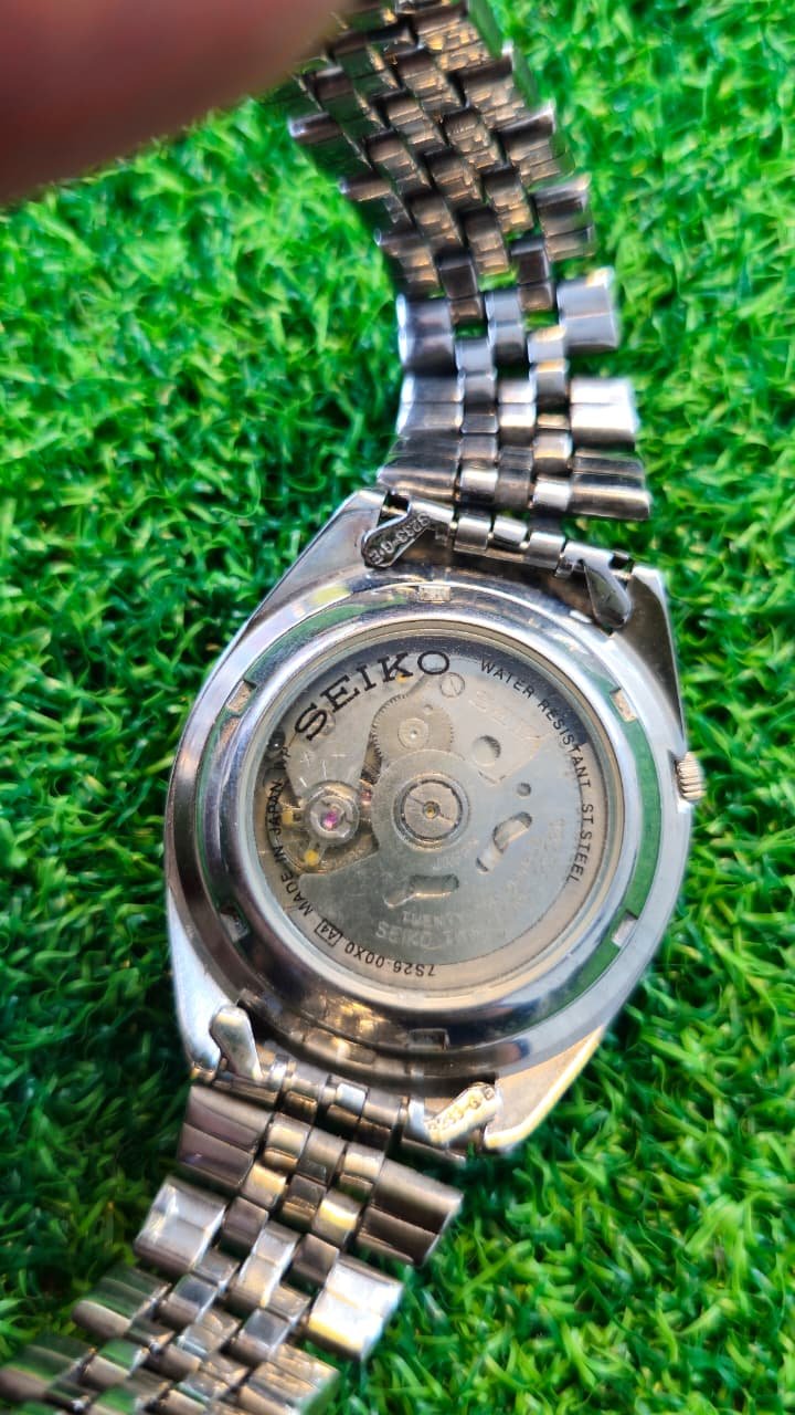 WhatsApp Image 2026-01-14 at 1.36.29 PM Seiko 5 Automatic 7s26 caliber 21-jewels japan made watch for Men's (Used) - Image 4
