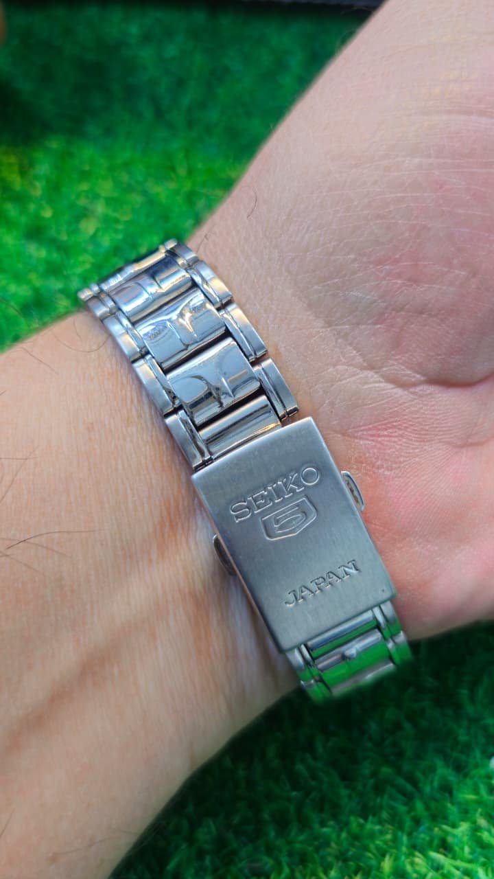 WhatsApp Image 2026-01-14 at 1.38.05 PM (1) Seiko 5 Automatic 7s26 caliber 21-jewels japan made watch for Unisex (Used) - Image 3