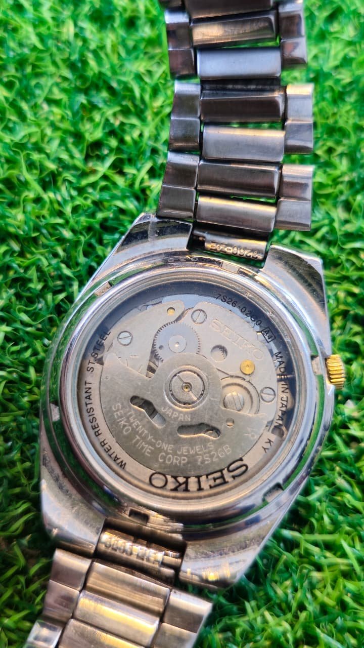 WhatsApp Image 2026-01-14 at 1.39.05 PM (1) Seiko 5 Automatic 7s26 caliber 21-jewels Golden 24-hour dial Japan made watch for Men's (Used) - Image 4