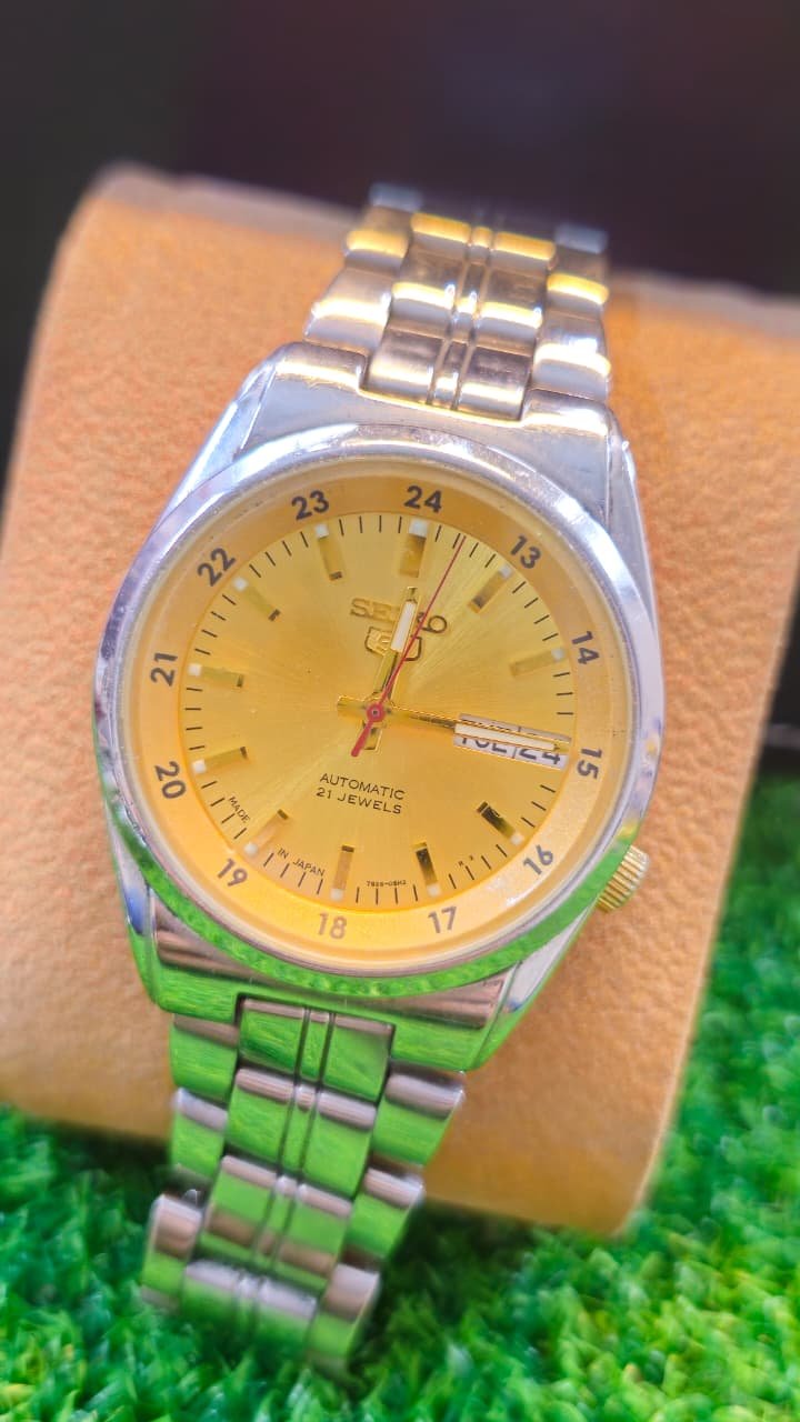 WhatsApp Image 2026-01-14 at 1.39.05 PM Seiko 5 Automatic 7s26 caliber 21-jewels Golden 24-hour dial Japan made watch for Men's (Used) - Image 1