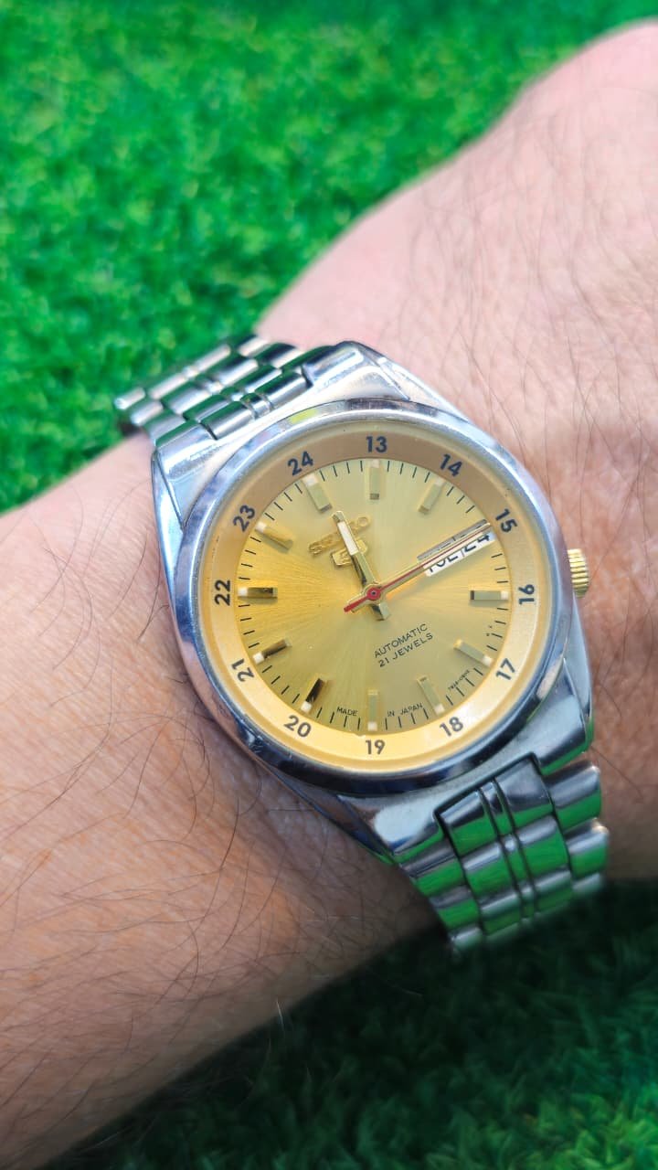 WhatsApp Image 2026-01-14 at 1.39.06 PM Seiko 5 Automatic 7s26 caliber 21-jewels Golden 24-hour dial Japan made watch for Men's (Used) - Image 2