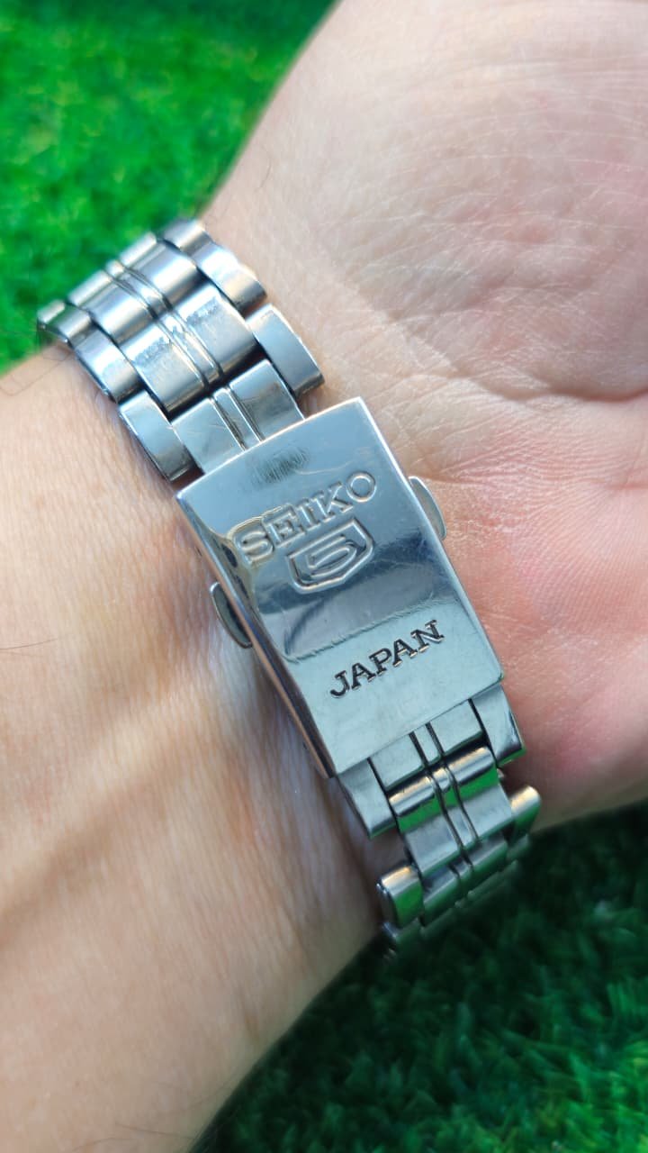 WhatsApp Image 2026-01-14 at 1.39.08 PM Seiko 5 Automatic 7s26 caliber 21-jewels Golden 24-hour dial Japan made watch for Men's (Used) - Image 3