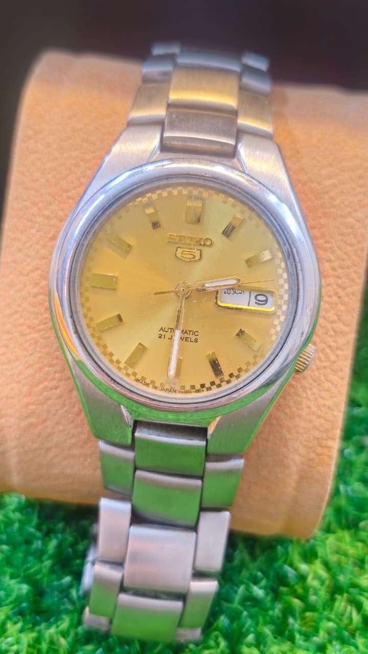 WhatsApp Image 2026-01-14 at 12.48.01 PM Seiko 5 Automatic 7s26 caliber 21-jewels japan made watch for Men's (Used) - Image 1