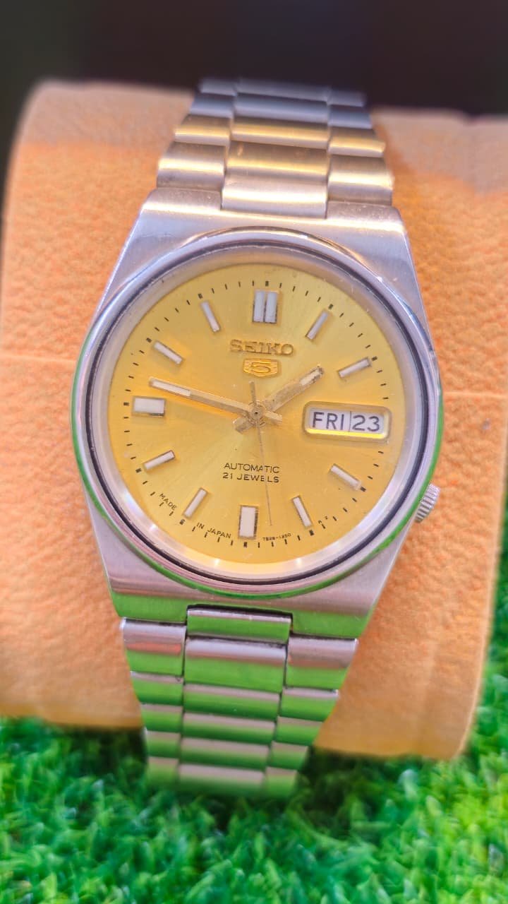 WhatsApp Image 2026-01-14 at 12.48.41 PM Seiko 5 Automatic 7s26 caliber 21-jewels japan made watch for Men's (Used) - Image 1