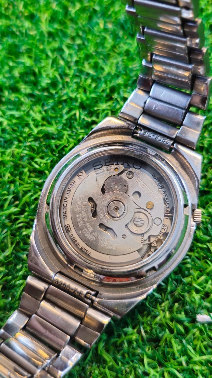 WhatsApp Image 2026-01-14 at 12.51.21 PM (1) Seiko 5 Automatic 7s26 caliber 21-jewels japan made watch for Men's (Used) - Image 4