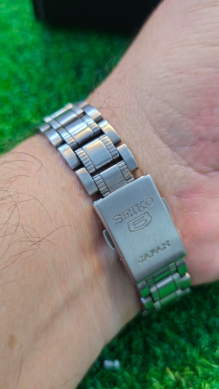 WhatsApp Image 2026-01-14 at 12.51.22 PM (1) Seiko 5 Automatic 7s26 caliber 21-jewels japan made watch for Men's (Used) - Image 3