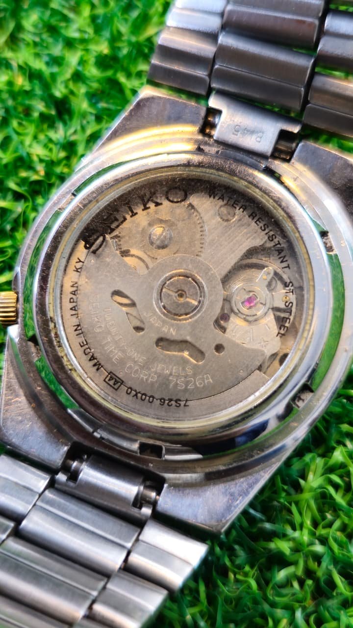 WhatsApp Image 2026-01-14 at 12.56.19 PM Seiko 5 Automatic 7s26 caliber 21-jewels japan made watch for Men's (Used) - Image 4