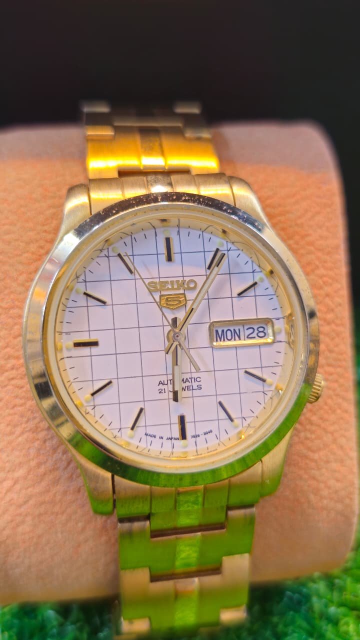 WhatsApp Image 2026-01-14 at 12.57.40 PM Seiko 5 Automatic 7s26 caliber 21-jewels japan made watch for Men's (Used) - Image 1