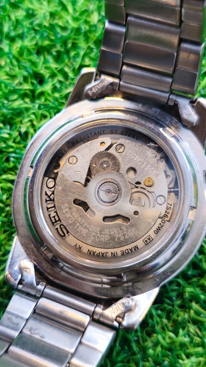 WhatsApp Image 2026-01-14 at 12.59.26 PM Seiko 5 Automatic 7s26 caliber 21-jewels japan made watch for Men's (Used) - Image 4