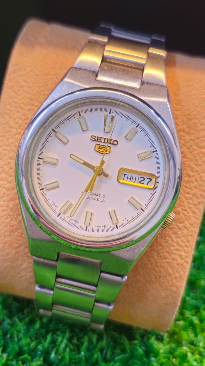 WhatsApp Image 2026-01-14 at 9.56.23 AM Seiko 5 Automatic 7s26 caliber 21-jewels japan made watch for Unisex (Used) - Image 1