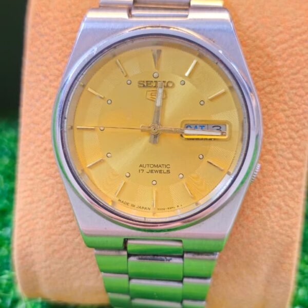 Seiko 5 Automatic 7009 caliber 17-jewels japan made Golden dial watch for Men's (Used)