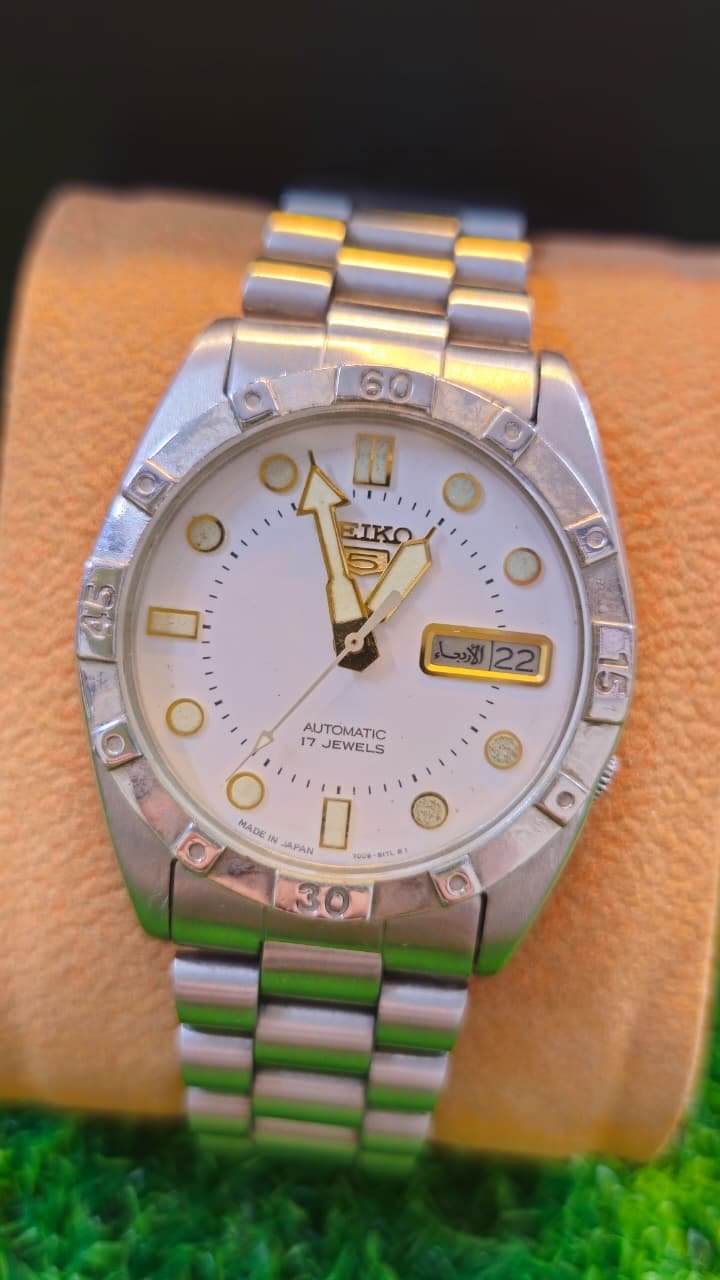 WhatsApp Image 2026-01-16 at 3.30.00 PM Seiko 5 Automatic 7009 caliber 17-jewels japan made White dial watch for Men's (Used) - Image 1