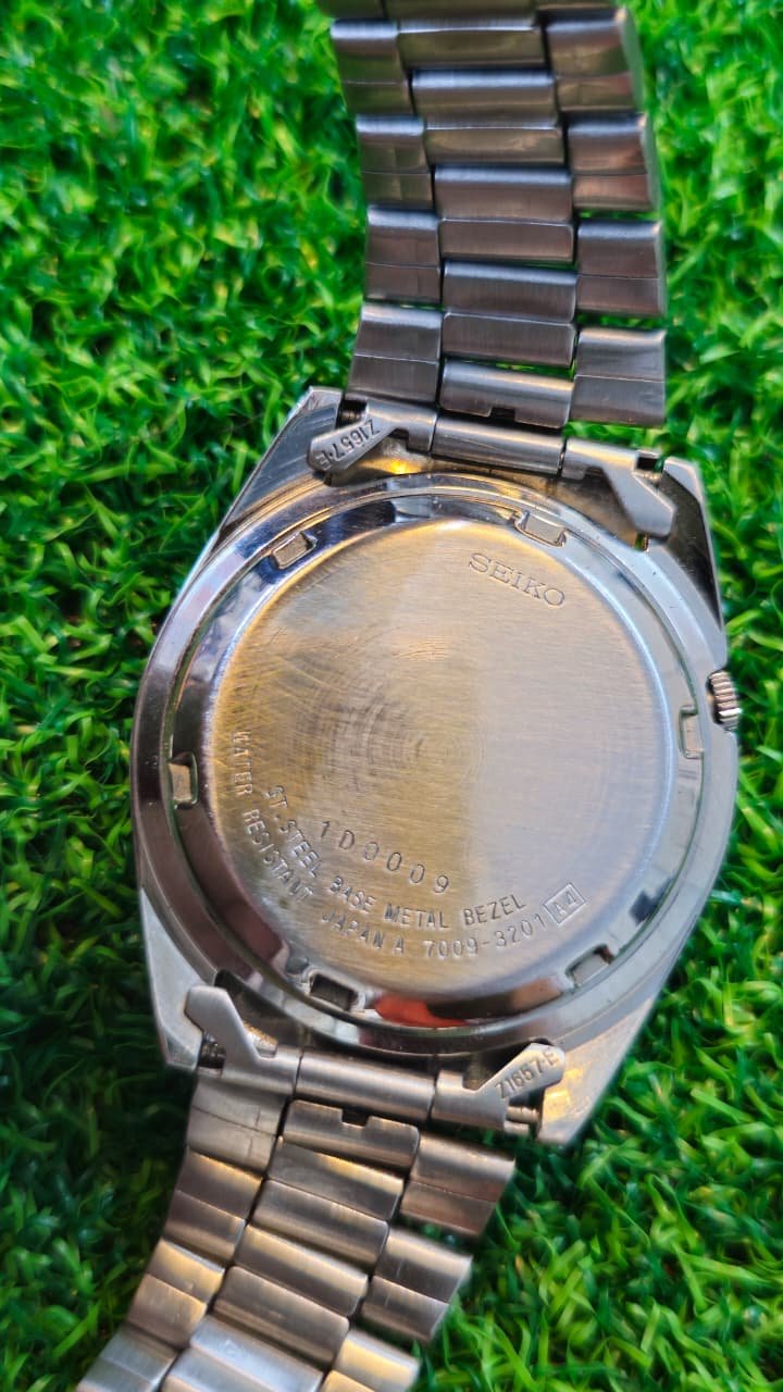 WhatsApp Image 2026-01-16 at 3.30.03 PM Seiko 5 Automatic 7009 caliber 17-jewels japan made White dial watch for Men's (Used) - Image 4