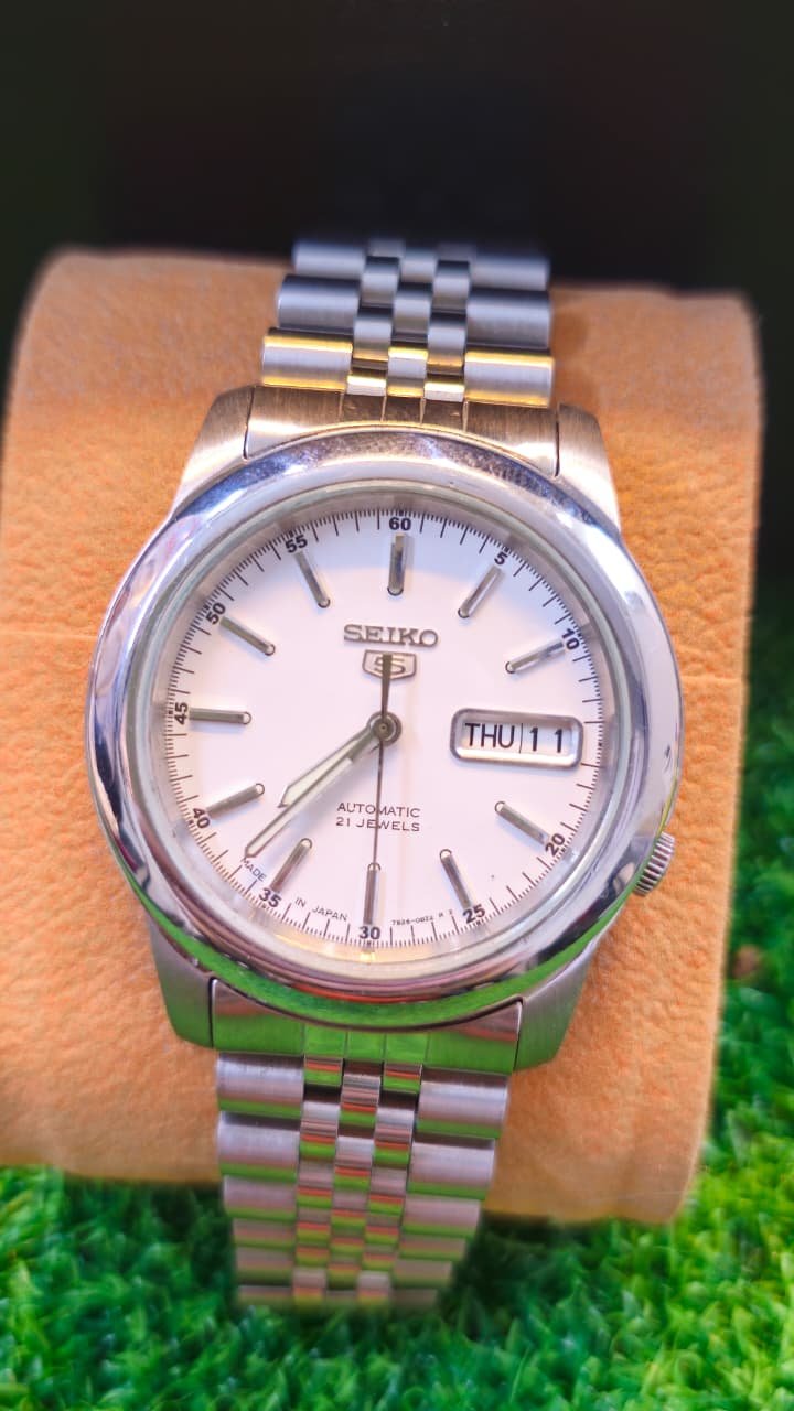 WhatsApp Image 2026-01-16 at 3.34.54 PM Seiko 5 Automatic 7s26 caliber 21-jewels japan made White 39mm dial watch for Men's (Used) - Image 1
