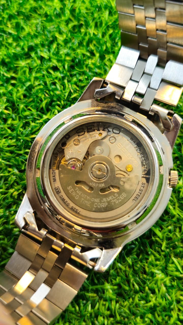 WhatsApp Image 2026-01-16 at 3.34.58 PM Seiko 5 Automatic 7s26 caliber 21-jewels japan made White 39mm dial watch for Men's (Used) - Image 2