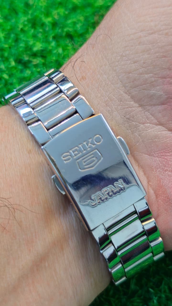 WhatsApp Image 2026-01-16 at 3.41.06 PM Seiko 5 Sports Automatic 7s26 caliber 21-jewels japan made White 40mm dial watch for Men's (Used) - Image 3