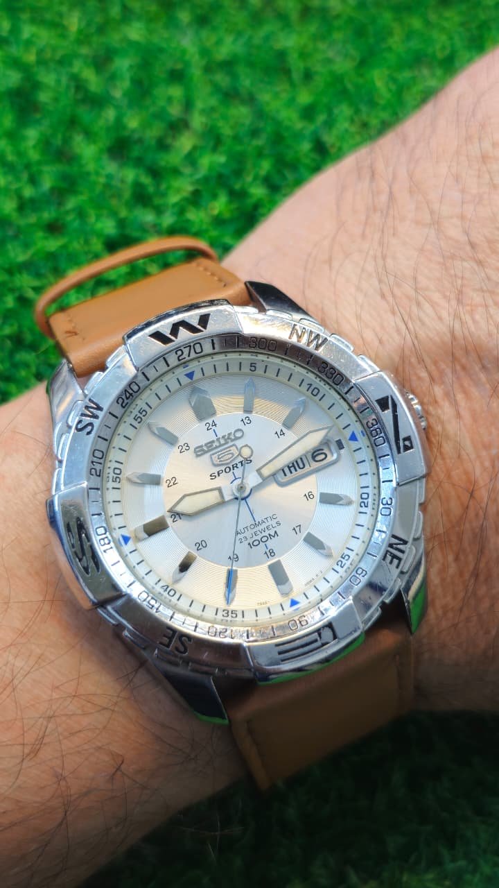 WhatsApp Image 2026-01-16 at 3.44.24 PM (1) Seiko 5 Sports Automatic 7s36 caliber 23-jewels japan made White 42mm dial watch for Men's (Used) - Image 2
