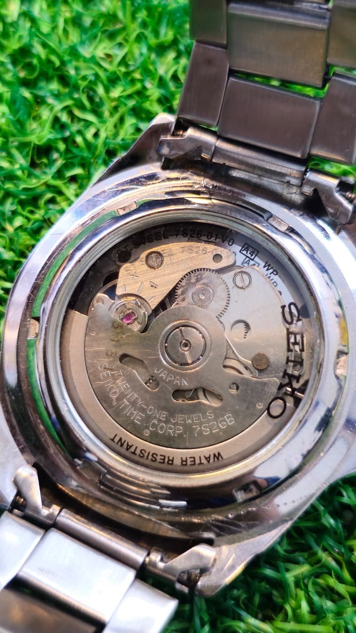 WhatsApp Image 2026-01-16 at 3.51.45 PM (1) Seiko 5 Sports Automatic 7s36 caliber 23-jewels japan made Black 40mm dial watch for Men's (Used) - Image 4