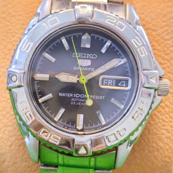 Seiko 5 Sports  Automatic 7s36 caliber 23-jewels japan made Black 40mm dial watch for Men's (Used)