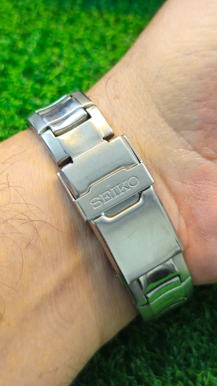 WhatsApp Image 2026-01-16 at 3.54.00 PM Seiko 5 Sports Automatic 7s36 caliber 23-jewels japan made Black 42mm dial watch for Men's (Used) - Image 3