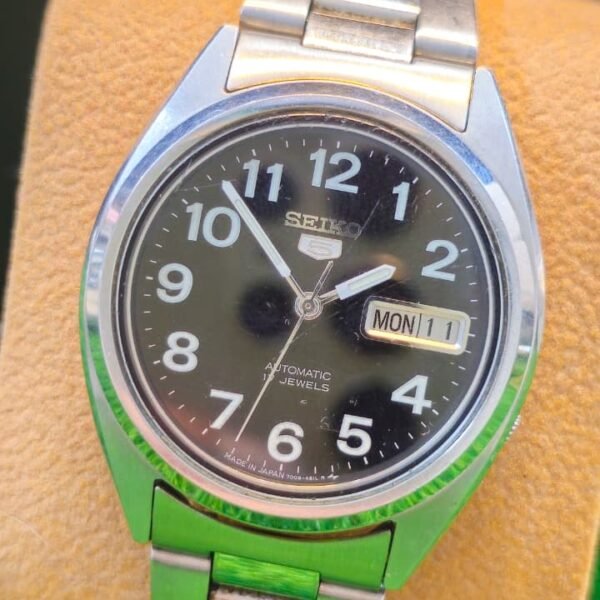 Seiko 5 Automatic 7009 caliber 17-jewels japan made Black dial watch for Men's (Used)