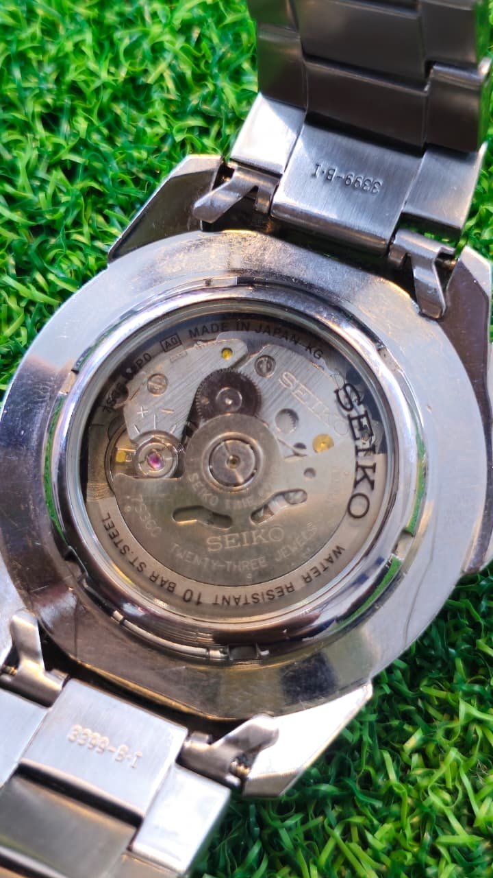 WhatsApp Image 2026-01-16 at 4.01.41 PM Seiko 5 Sports Navigator Automatic 7s36 caliber 23-jewels japan made White 42mm dial watch for Men's (Used) - Image 4