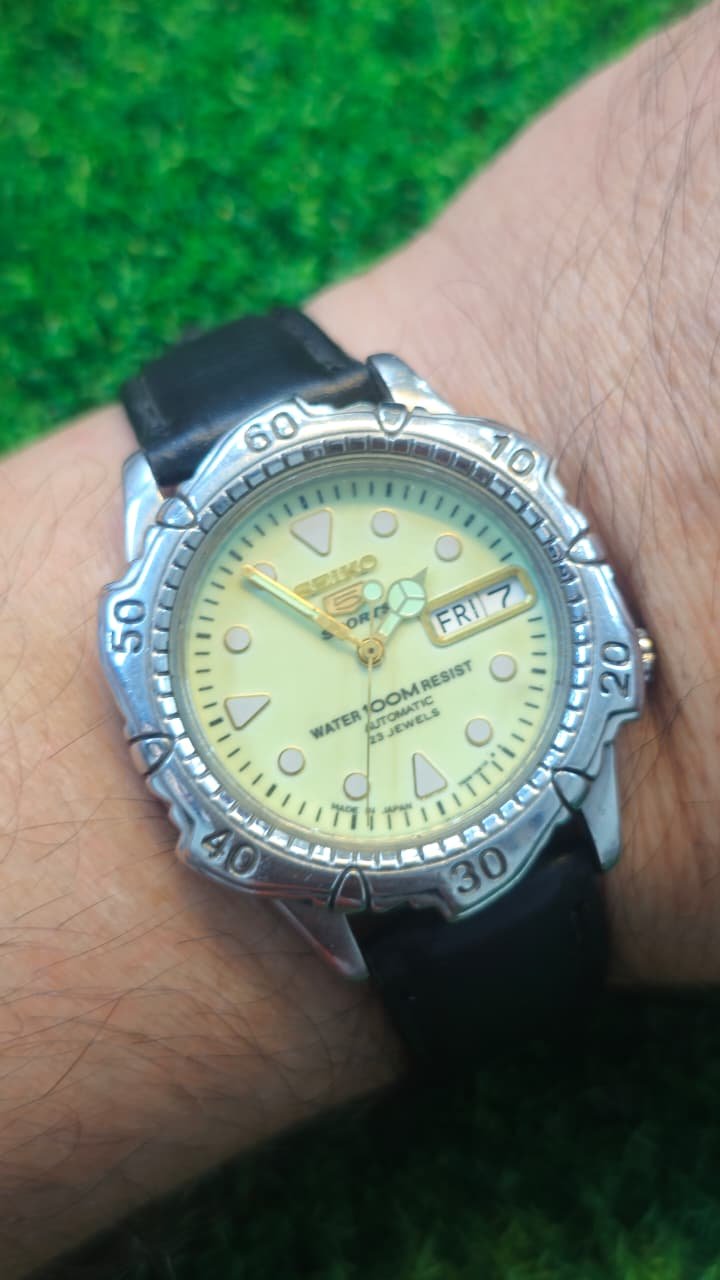 WhatsApp Image 2026-01-16 at 4.04.48 PM (1) Seiko 5 Sports Automatic 7s36 caliber 23-jewels japan made Radium 39mm dial watch for Men's (Used) - Image 2