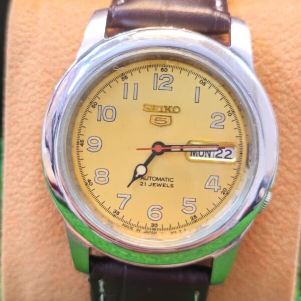 Seiko 5 Automatic 7s26 caliber 21-jewels japan made Yellow 39mm dial watch for Men's (Used)