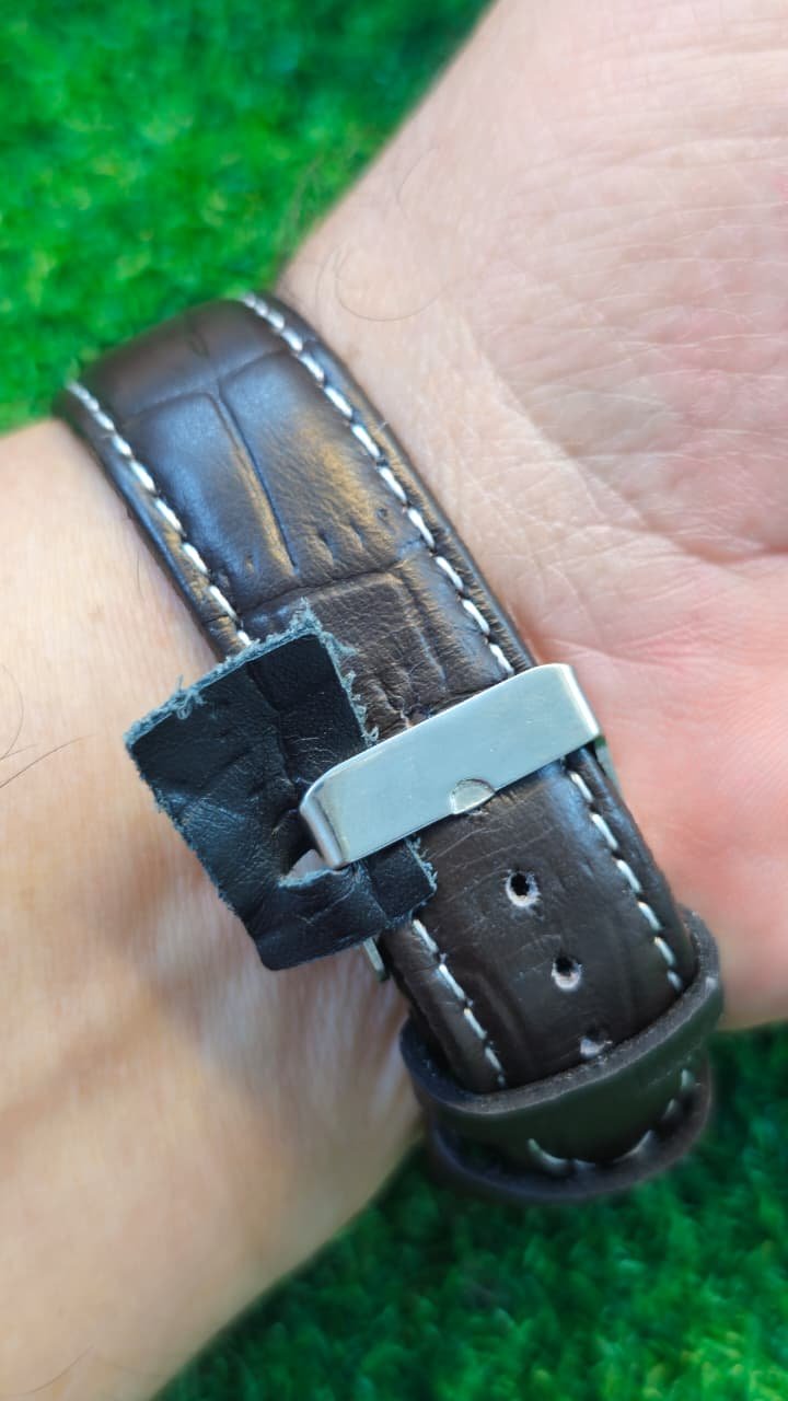 WhatsApp Image 2026-01-16 at 4.10.30 PM Seiko 5 Automatic 7s26 caliber 21-jewels japan made Yellow 39mm dial watch for Men's (Used) - Image 3