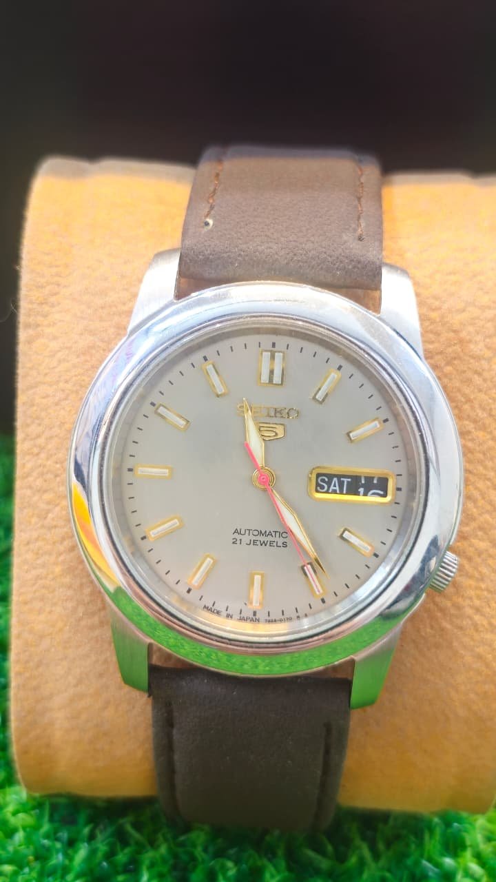 WhatsApp Image 2026-01-16 at 4.13.03 PM Seiko 5 Automatic 7s26 caliber 21-jewels japan made Grey 39mm dial watch for Men's (Used) - Image 1