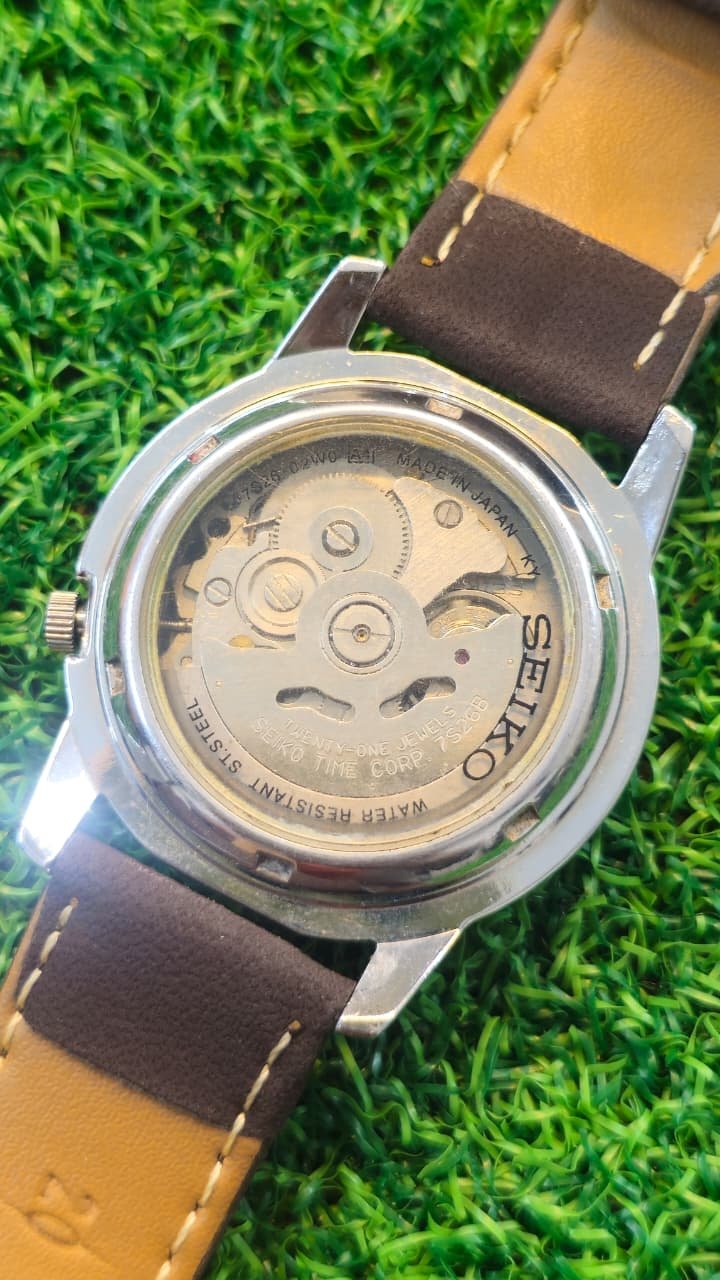 WhatsApp Image 2026-01-16 at 4.13.06 PM Seiko 5 Automatic 7s26 caliber 21-jewels japan made Grey 39mm dial watch for Men's (Used) - Image 4