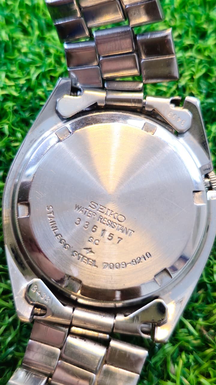 WhatsApp Image 2026-01-16 at 4.20.03 PM Seiko 5 Automatic 7009 caliber 21-jewels japan made Silver dial watch for Men's (Used) - Image 3