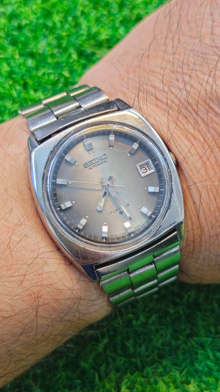 WhatsApp Image 2026-01-16 at 4.23.20 PM 1960s Seiko Automatic 6319 caliber 21-jewels japan made watch for Men's (Used) - Image 2