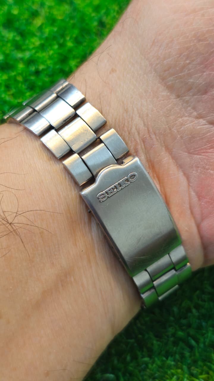 WhatsApp Image 2026-01-16 at 4.23.22 PM 1960s Seiko Automatic 6319 caliber 21-jewels japan made watch for Men's (Used) - Image 3