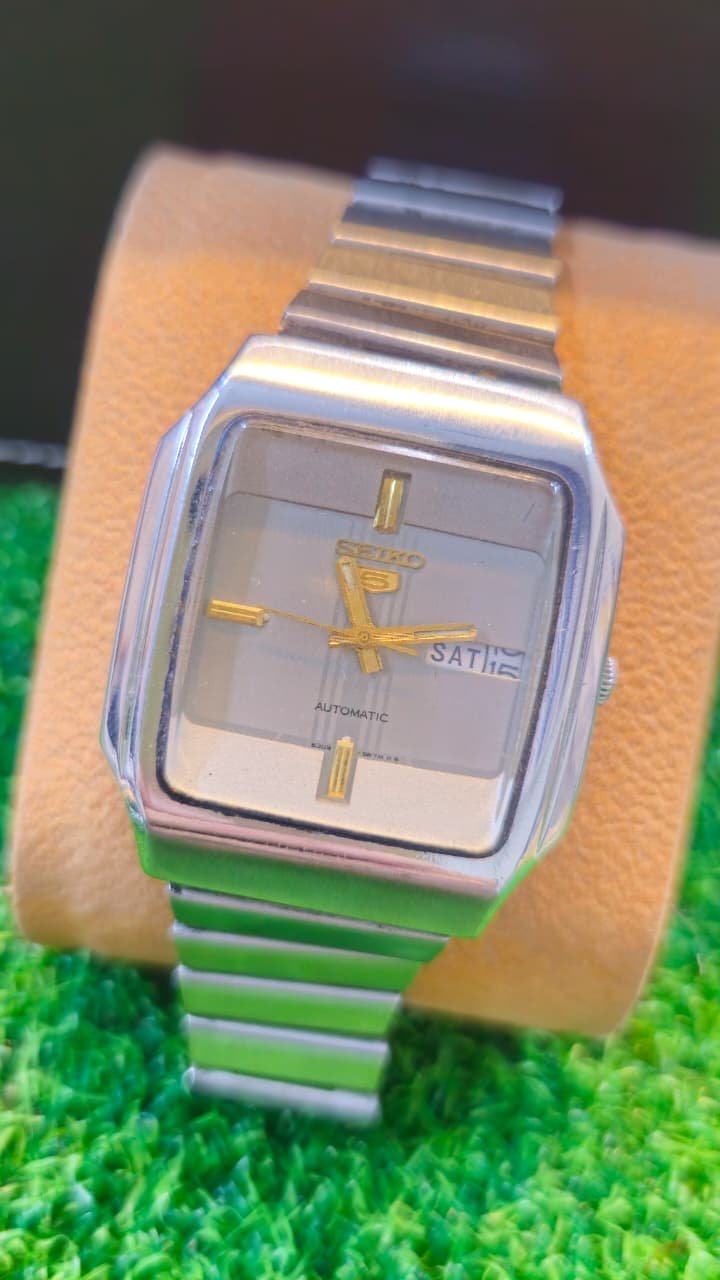 WhatsApp Image 2026-01-16 at 5.04.54 PM 1960s Seiko 5 Automatic 6349 caliber 21-jewels japan made watch for Men's (Used) - Image 1