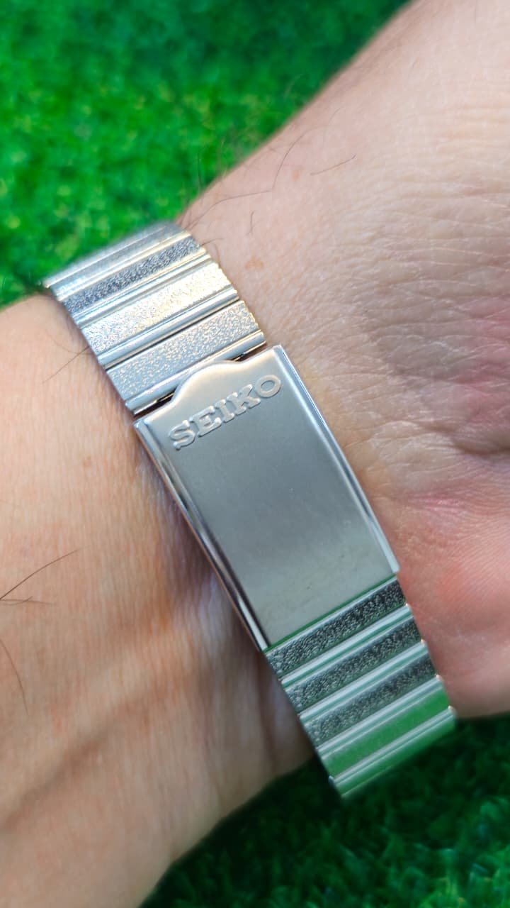 WhatsApp Image 2026-01-16 at 5.08.04 PM 1970s Seiko 5 Automatic 7009 caliber 21-jewels japan made watch for Men's (Used) - Image 3