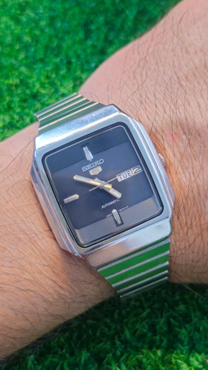 WhatsApp Image 2026-01-16 at 5.15.40 PM (2) 1960s Seiko 5 Automatic 6309 caliber 21-jewels japan made watch for Men's (Used) - Image 2