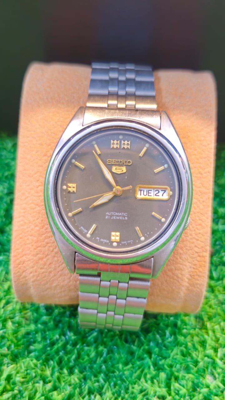 WhatsApp Image 2026-01-16 at 5.17.44 PM Seiko 5 Automatic 7s26 caliber 21-jewels japan made watch for Men's (Used) - Image 1