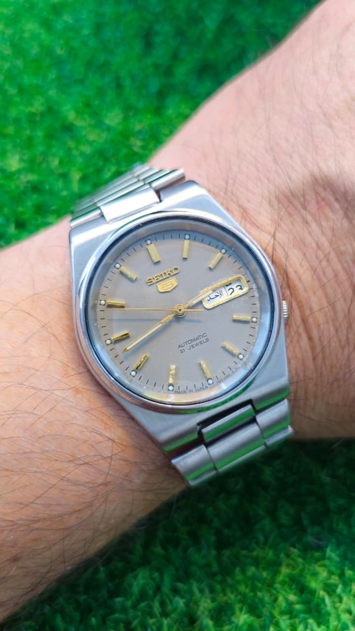 WhatsApp Image 2026-01-16 at 5.19.30 PM Seiko 5 Automatic 7s26 caliber 21-jewels japan made watch for Men's (Used) - Image 2