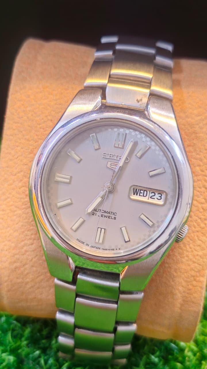 WhatsApp Image 2026-01-16 at 5.21.04 PM Seiko 5 Automatic 7s26 caliber 21-jewels japan made watch for Men's (Used) - Image 1