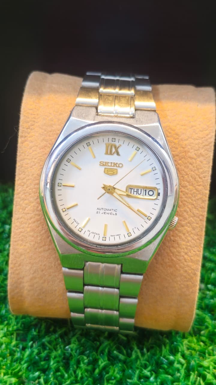 WhatsApp Image 2026-01-16 at 5.21.59 PM Seiko 5 Automatic 7s26 caliber 21-jewels japan made watch for Men's (Used) - Image 1