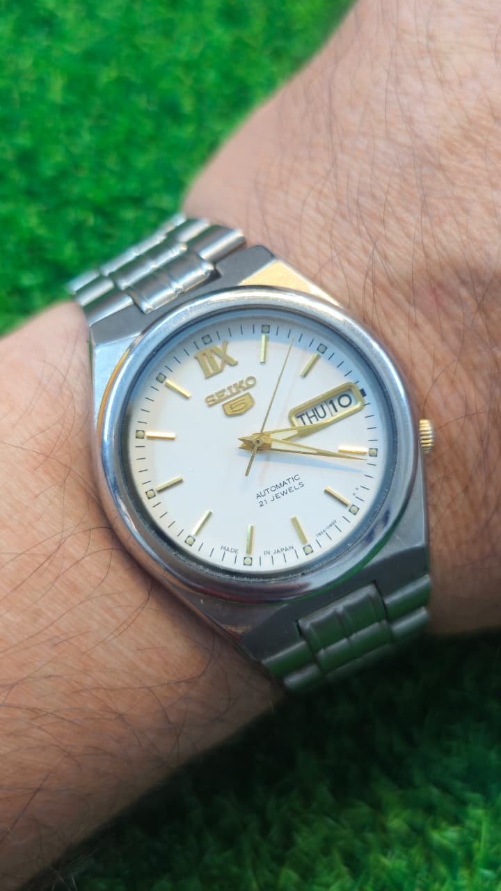 WhatsApp Image 2026-01-16 at 5.22.00 PM Seiko 5 Automatic 7s26 caliber 21-jewels japan made watch for Men's (Used) - Image 2