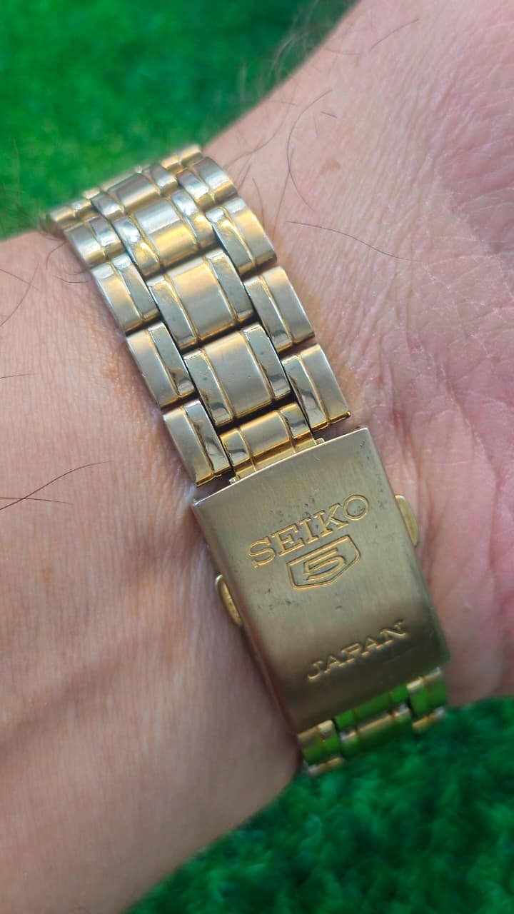 WhatsApp Image 2026-01-16 at 5.22.33 PM (1) Seiko 5 Automatic 7s26 caliber 21-jewels japan made watch for Men's (Used) - Image 3