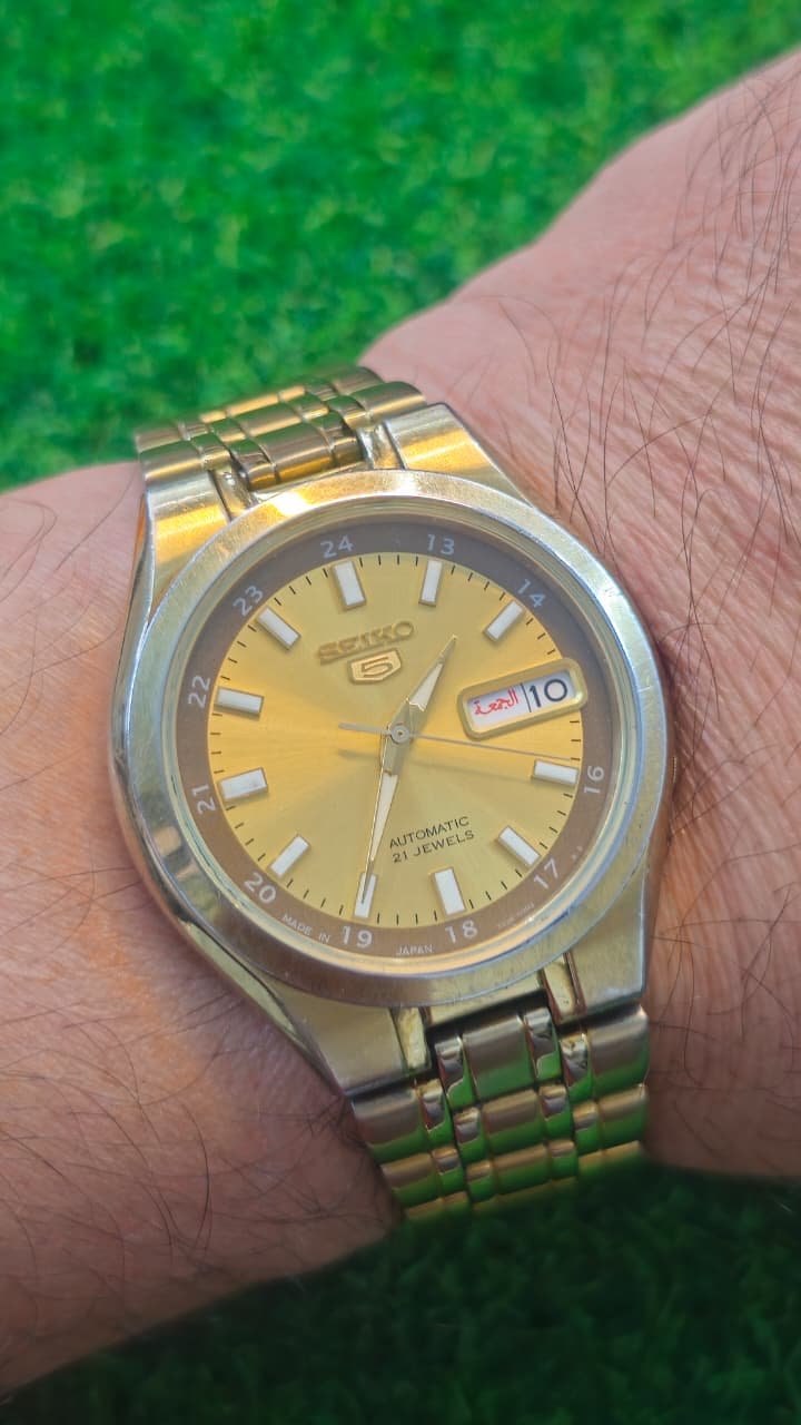 WhatsApp Image 2026-01-16 at 5.22.33 PM Seiko 5 Automatic 7s26 caliber 21-jewels japan made watch for Men's (Used) - Image 2