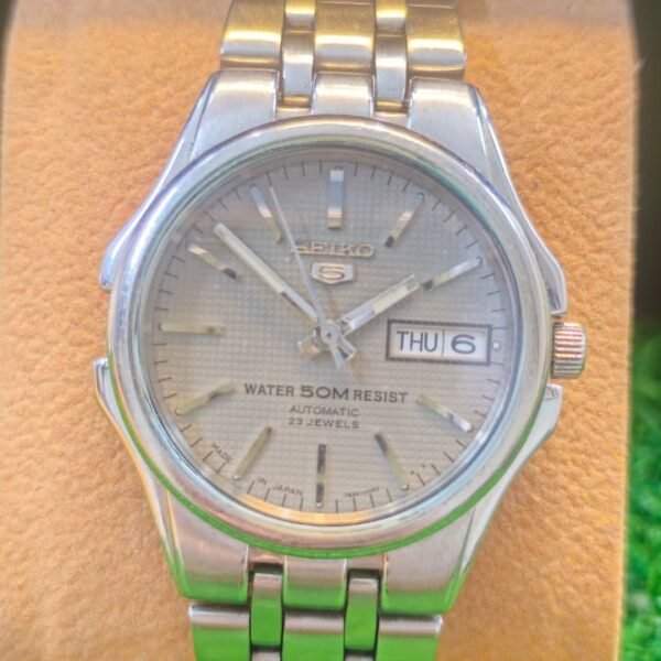 Seiko 5 Automatic 7s36 caliber 23-jewels japan made watch for Men's (Used)