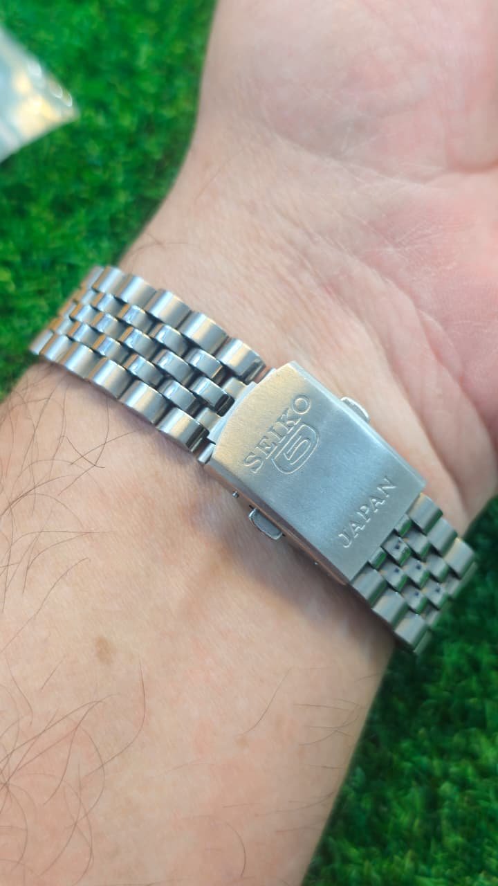 WhatsApp Image 2026-01-16 at 5.26.34 PM Seiko 5 Automatic 7s26 caliber 21-jewels japan made watch for Men's (Used) - Image 3