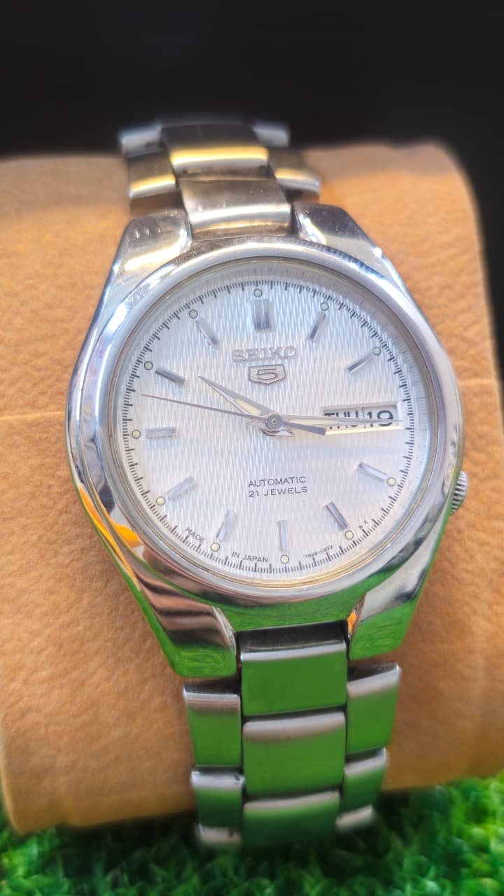 WhatsApp Image 2026-01-16 at 5.27.31 PM Seiko 5 Automatic 7s26 caliber 21-jewels japan made watch for Men's (Used) - Image 1